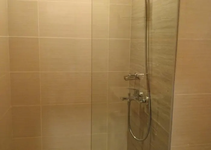 3 Brooms 3 Baths Cozy Condo, One Manchester Place