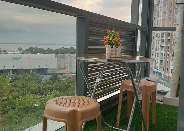 3 Brooms 3 Baths Cozy Condo, One Manchester Place Apartment *